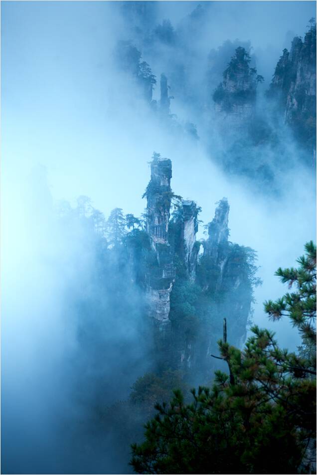 张家界登高山峰美景赏析