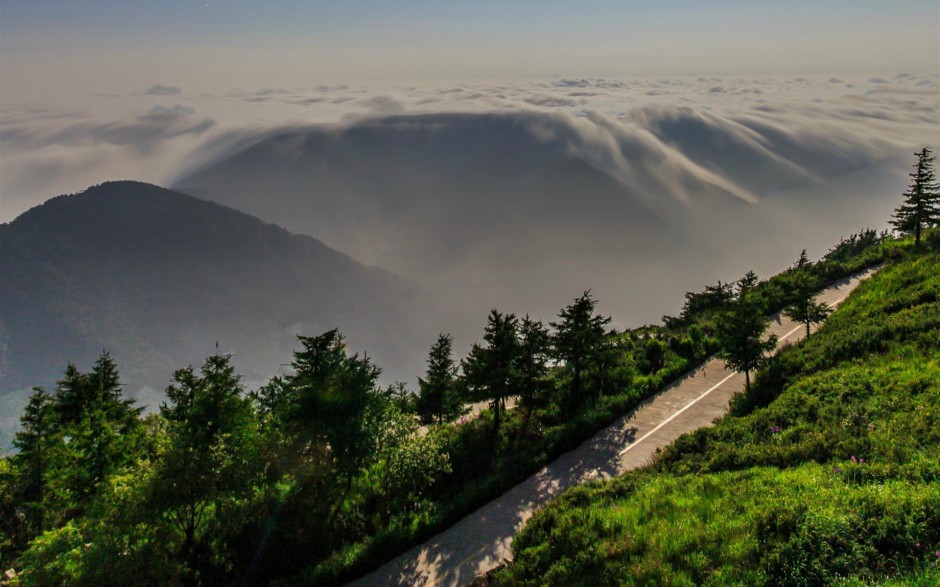 北京燕山山脉雾灵山风景图片