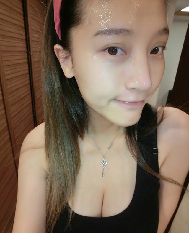 徐茜儿精美素颜可爱生活自拍照