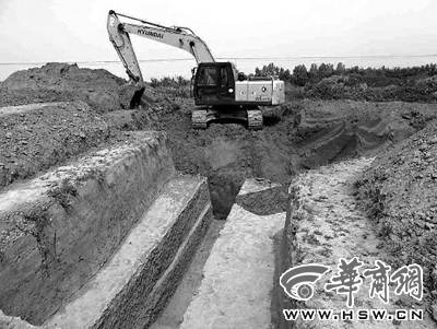 陕西考古队用挖掘机挖古墓 领队资质脱审8年仍带队