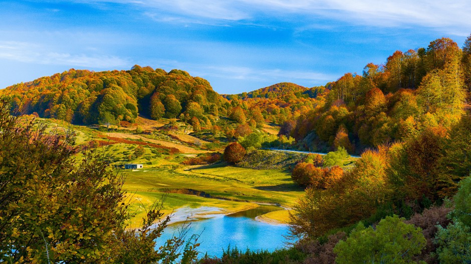 优美绿色山川风景壁纸