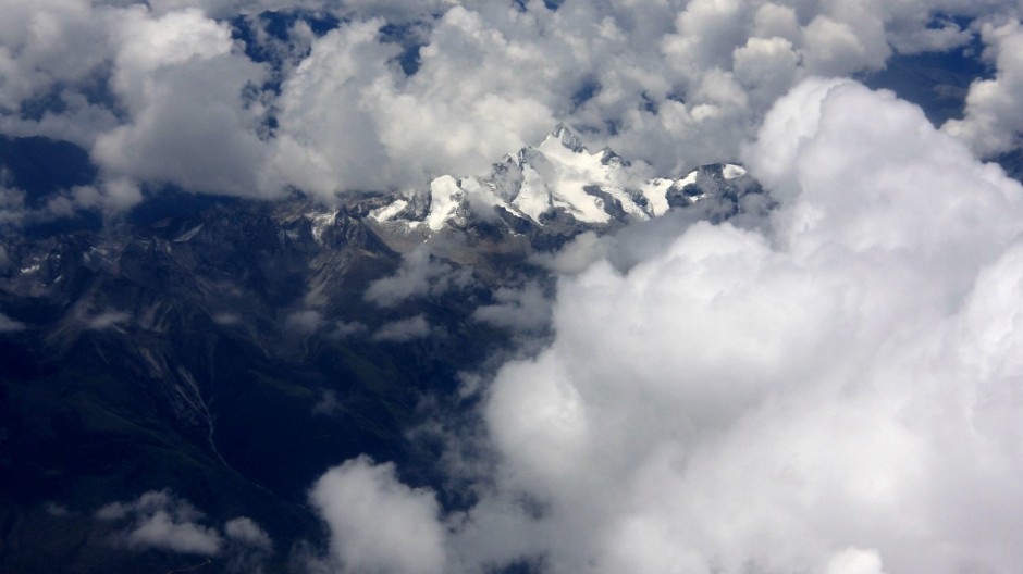 西藏雪山风景图片洁白梦幻