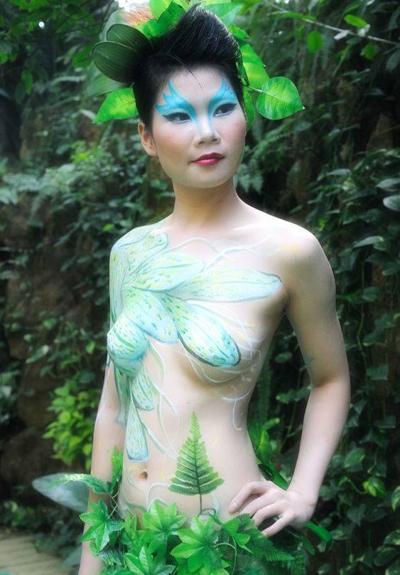 迷人的泰国美女人体艺术照片