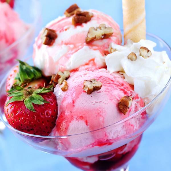 美味的甜点花式冰淇淋图片