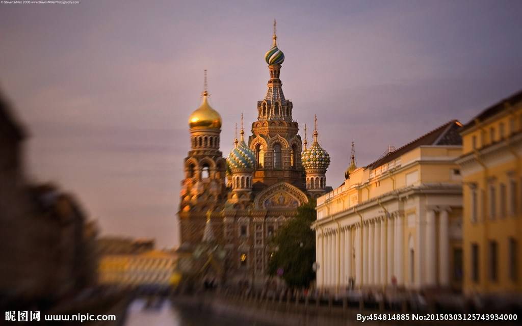 高清圣彼得堡迷人夜景图片