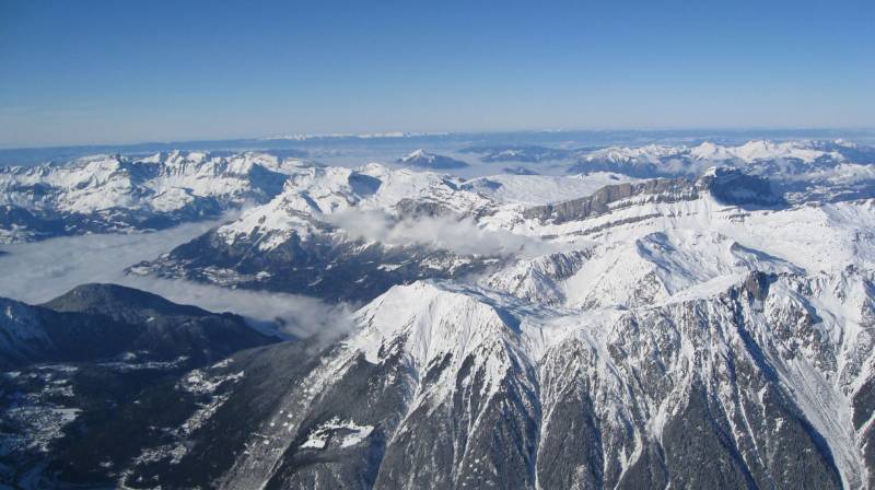 勃朗峰雪山自然风光图片