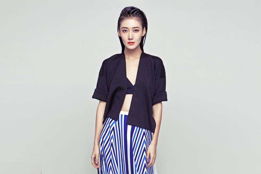 美女明星高露百变造型魅力十足
