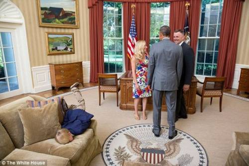 小女孩白宫发飙 奥巴马一脸无奈