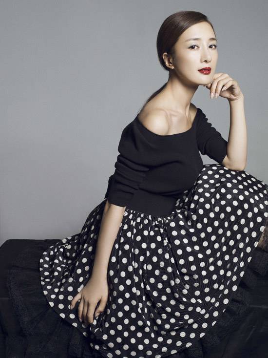 内地气质影视演员李依晓唯美拍摄