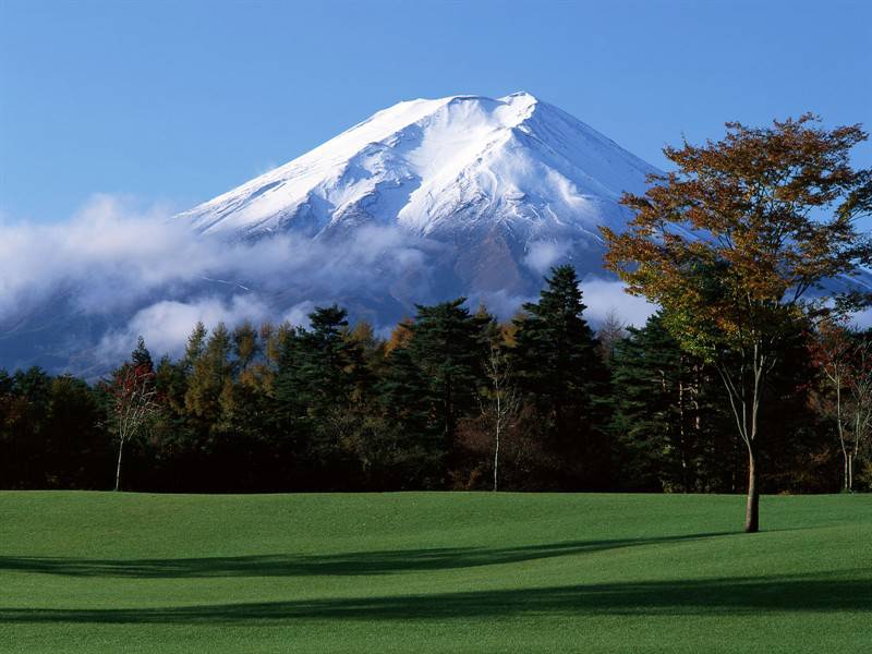 巍然耸立的富士山唯美壮丽图集