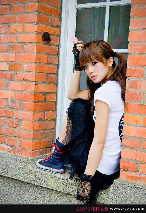 蝶恋花情结美女果子