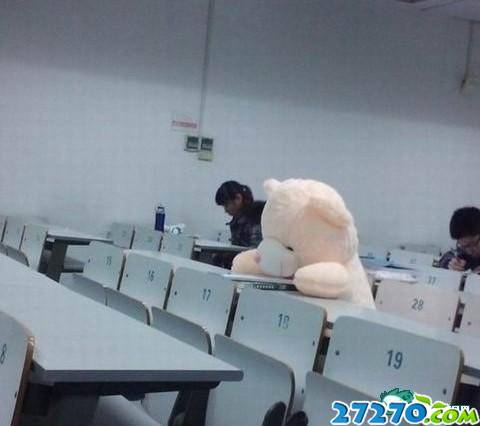 人类已经无法阻止大学生占座了