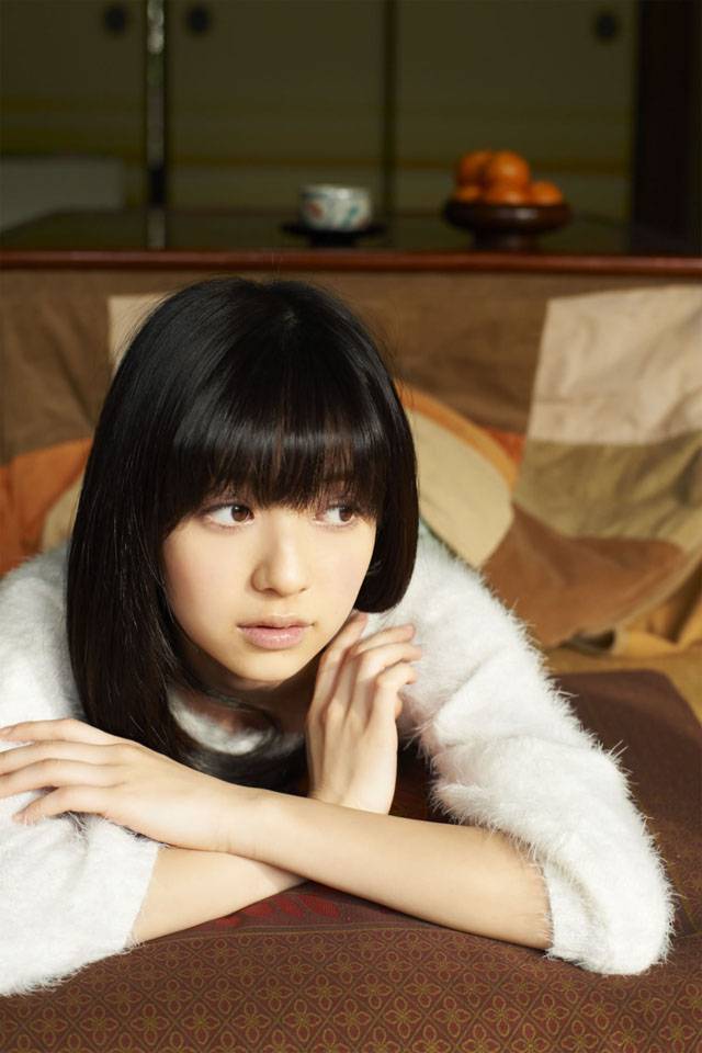 日本女星逢泽莉娜甜美居家写真