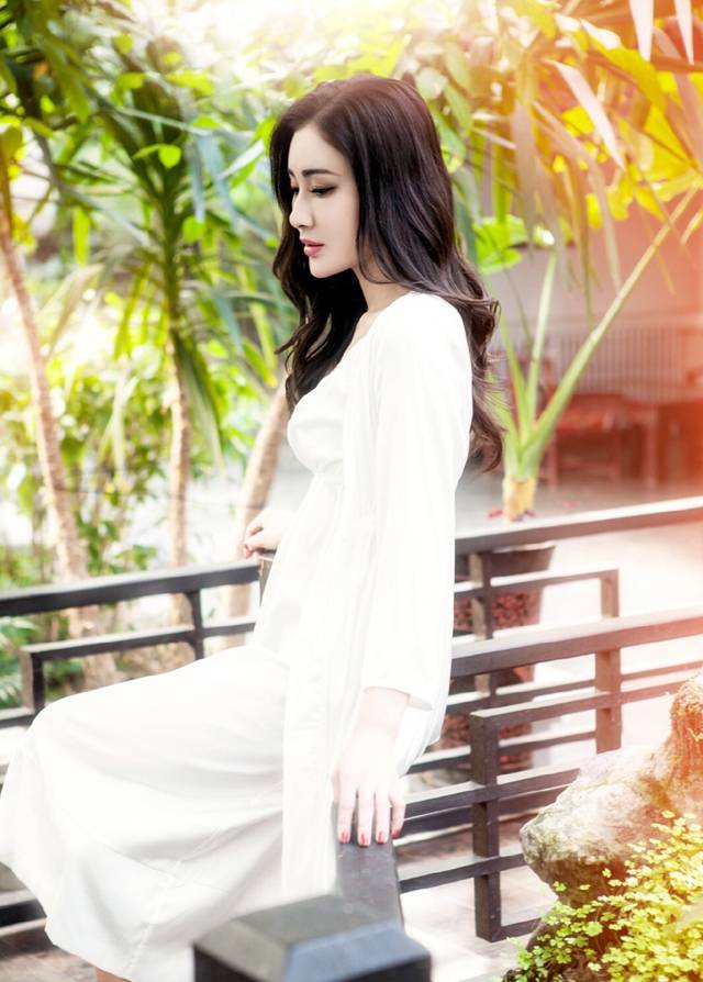 明星模特安金莉娅性感睡衣诱惑