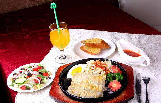 特色西餐菜品香煎青衣鱼柳排