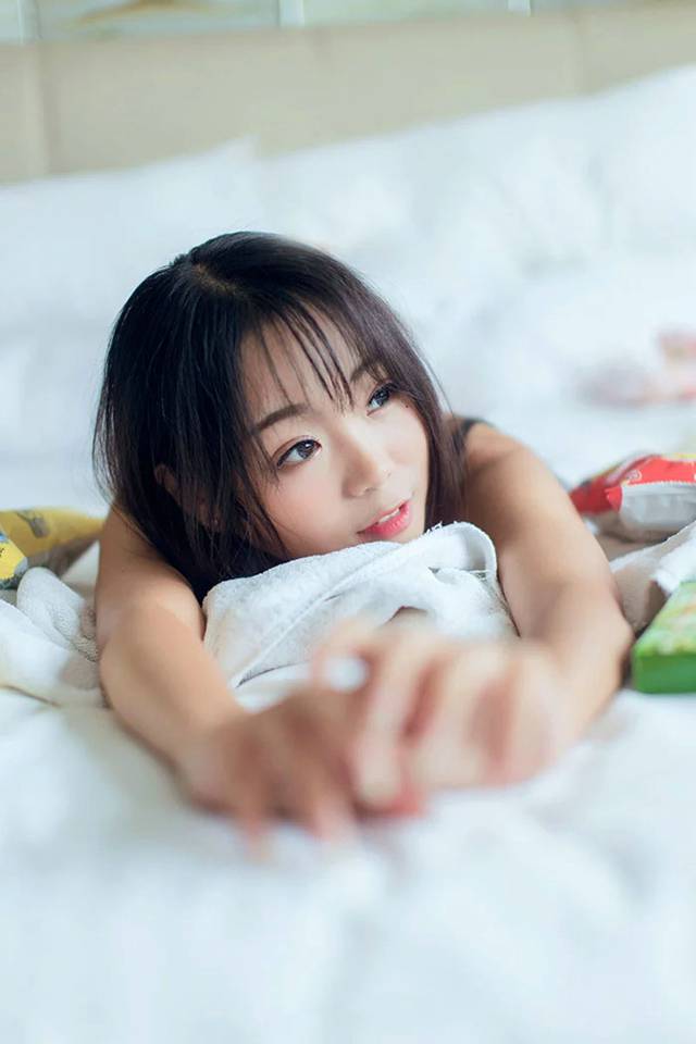 日本性感内衣模特人体写真秀