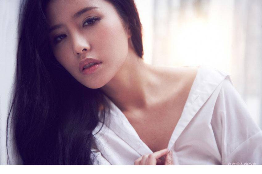 性感长发辣妹妖娆顶级人体艺术写真