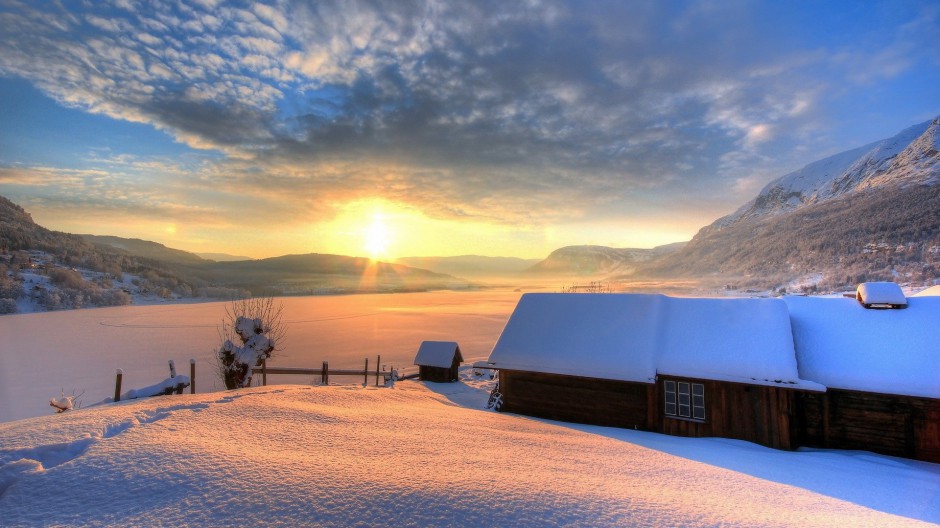 旭日暖阳下的冬日雪景唯美图片