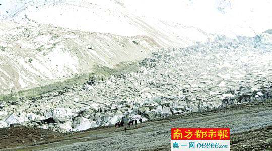 新疆冰川移动致1.5万亩草场消失