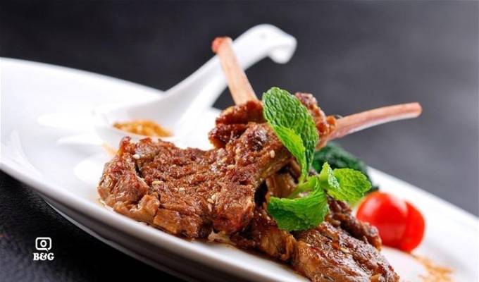 豪华的午餐烤肉图片令人垂涎