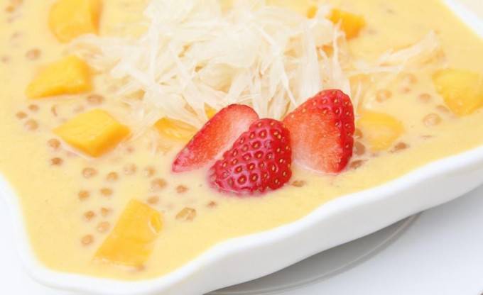 诱人的草莓甜点图片