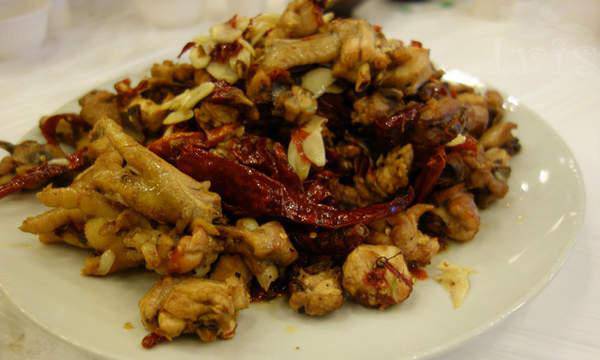 新疆特色小吃大全 烤肉手抓饭令人垂涎