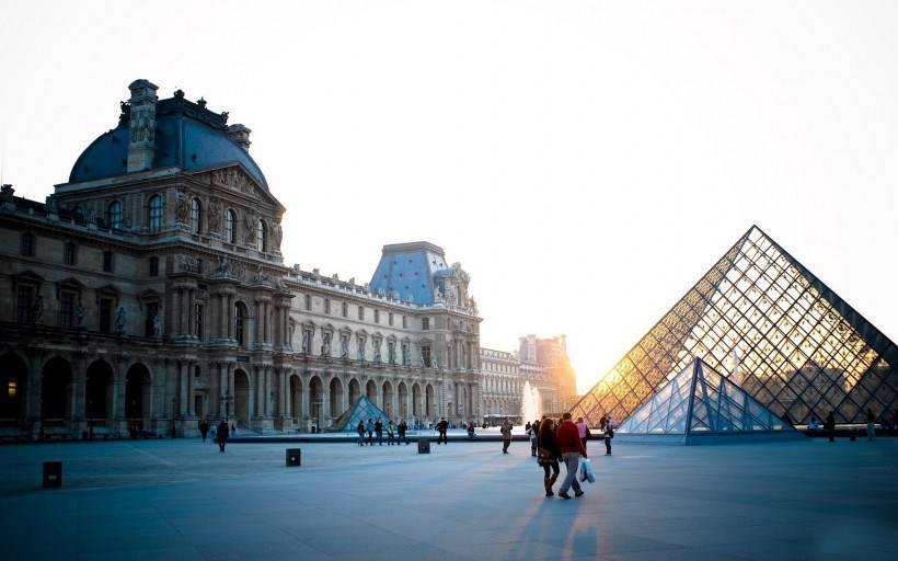 法国卢浮宫高清风景图片
