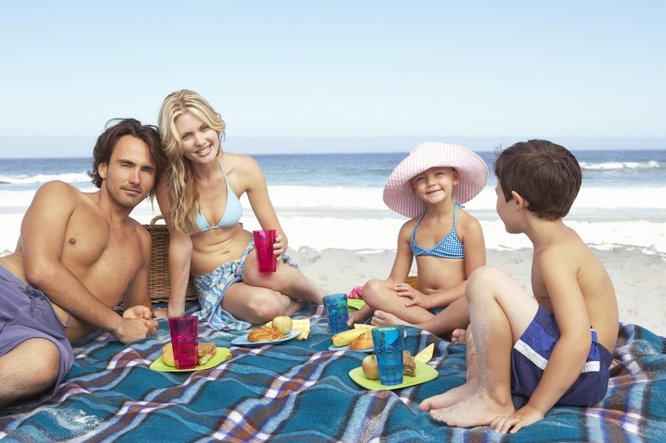 欢乐一家人夏日沙滩清凉美图