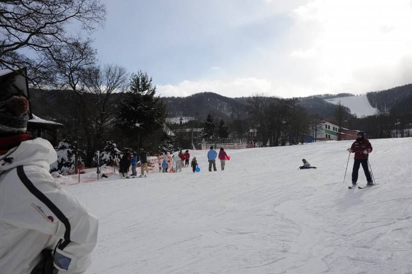 日本长野县志贺高原滑雪场素材