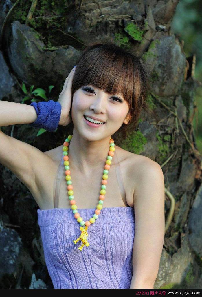 街拍靓丽可爱迷人小明星甜美诱惑
