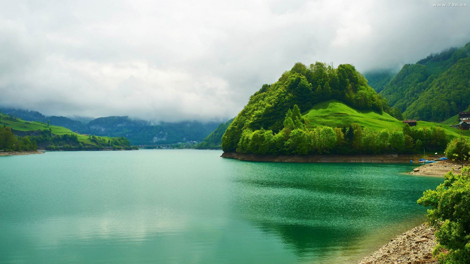 绿色山水风景图片护眼壁纸