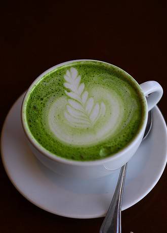 精致美味的抹茶甜点图片