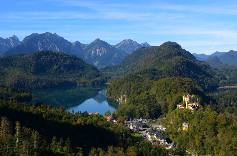 阿尔卑斯山脉风景图片绿色壁纸