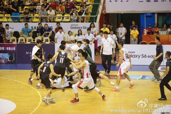 中韩男篮篮球友谊赛发生群殴 比赛提前终止
