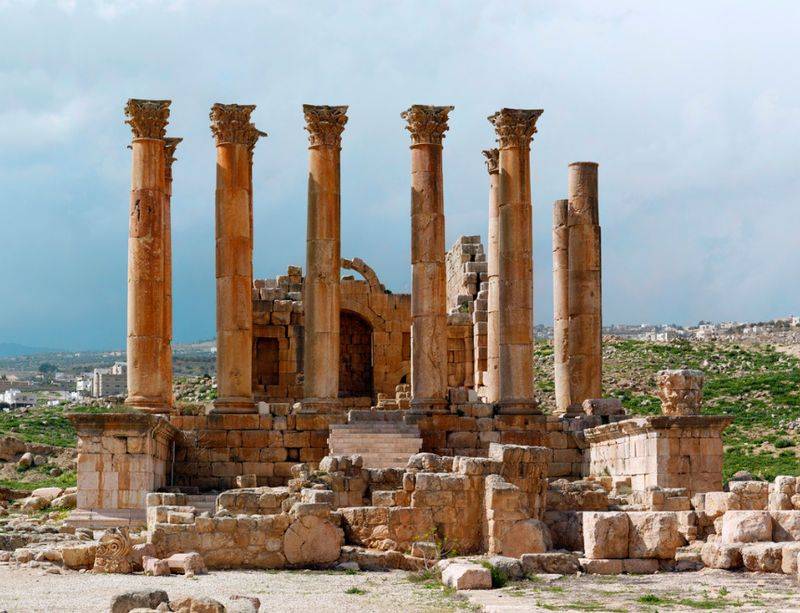 土耳其古建筑遗址阿尔忒弥斯神庙图片