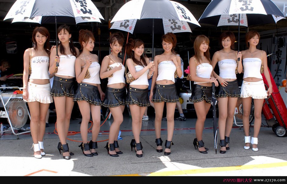 赛车车展上漂亮性感模特