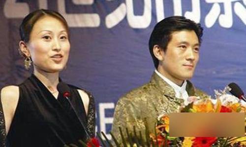 网曝杨子2007年4月离婚 5月与黄圣依结婚