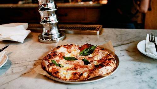 美味可口的披萨美食图片