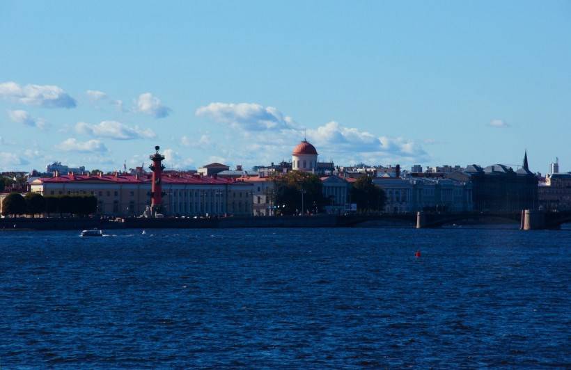 圣彼得堡涅瓦河迷人风景壁纸