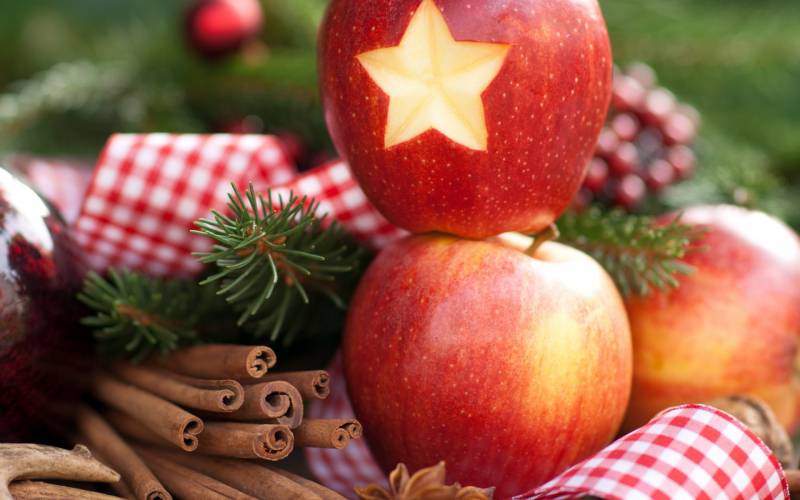 圣诞夜鲜红苹果精美水果图片