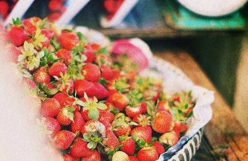 香甜熏鼻的草莓图片