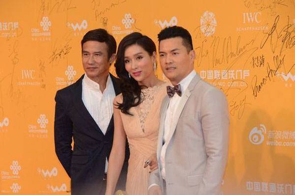 杨恭如时尚红毯造型长发性感