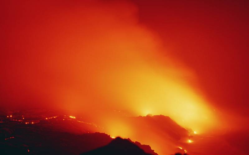 火山喷发壮丽优美风景图片壁纸