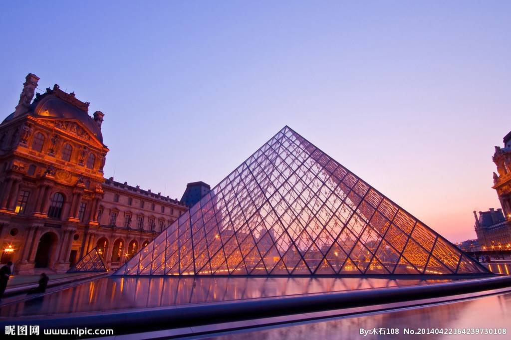 美丽的卢浮宫高清风景图片