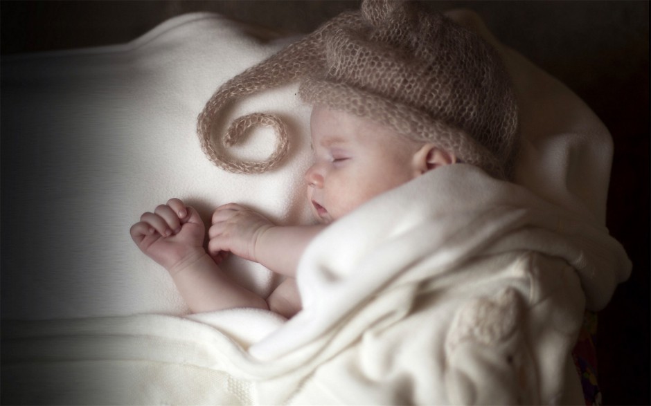 唯美纯真熟睡中的可爱萌宝宝高清图片