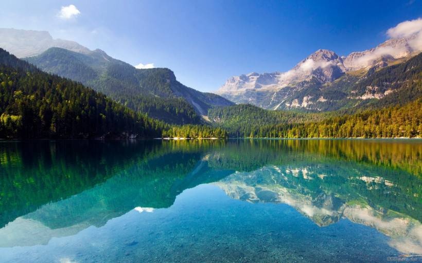 唯美大自然湖泊风景图片特写