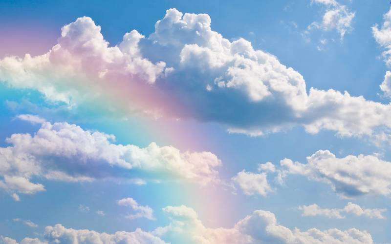 挂在天空的彩虹高清桌面壁纸