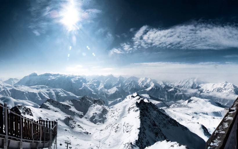 精美的阿尔卑斯山冬天美景图片