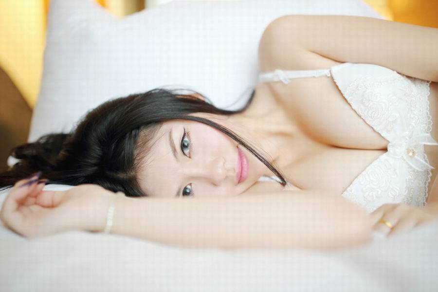 甜美内衣美女迷人私房诱惑