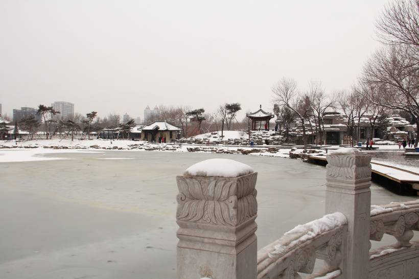 天津北宁公园唯美雪景高清图片